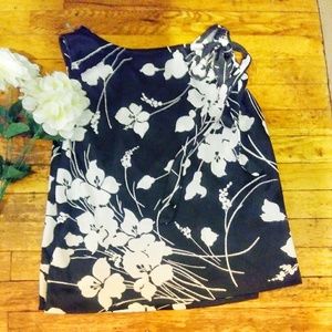 Black and White Sleeve Top